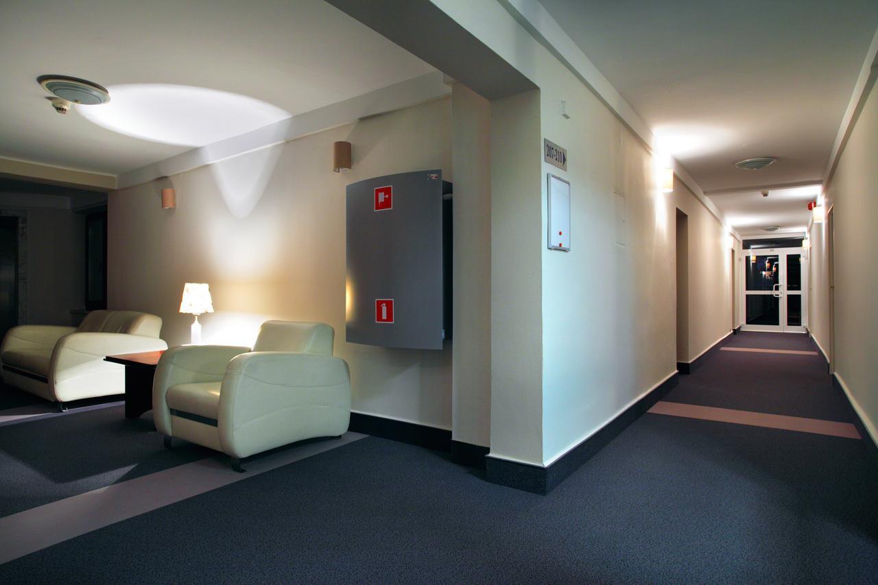 Inter Hotel Остролека Екстериор снимка