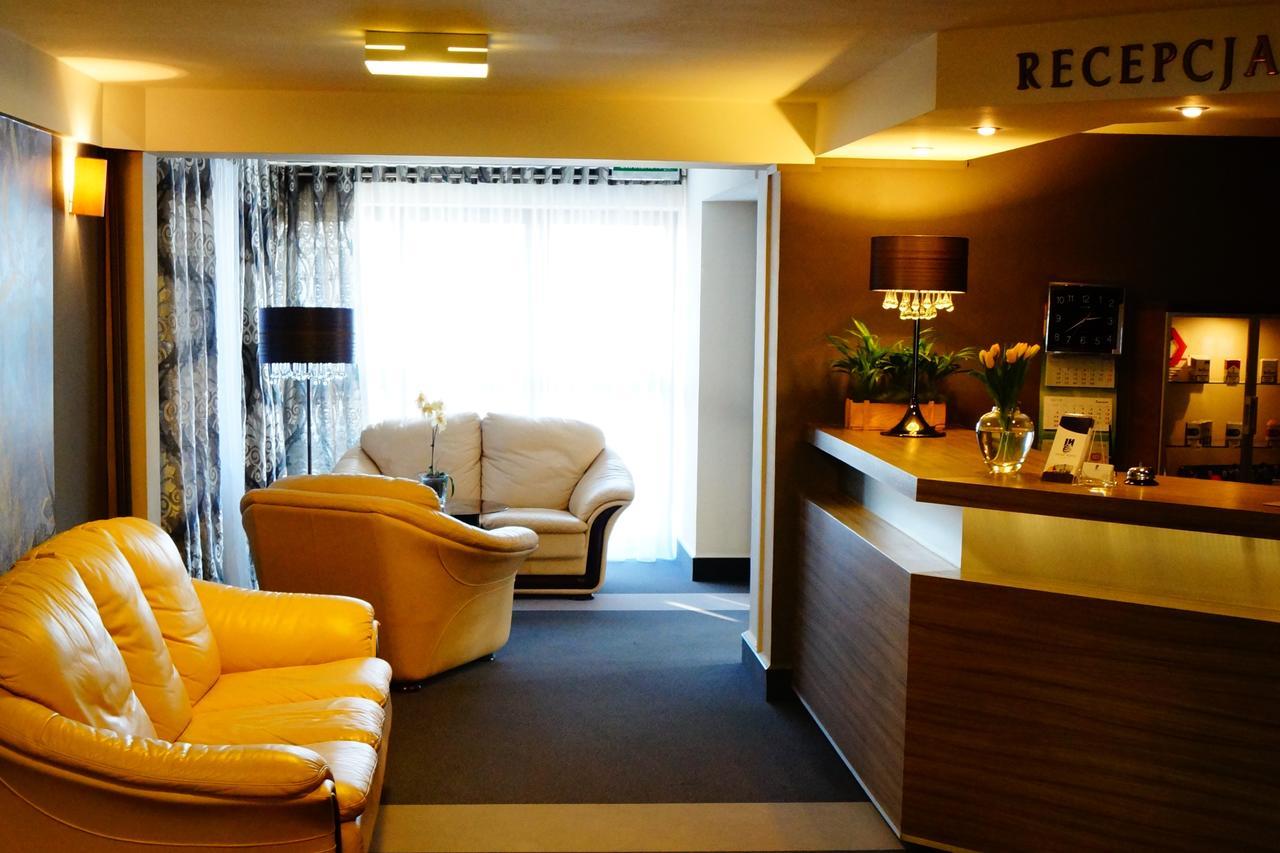 Inter Hotel Остролека Екстериор снимка